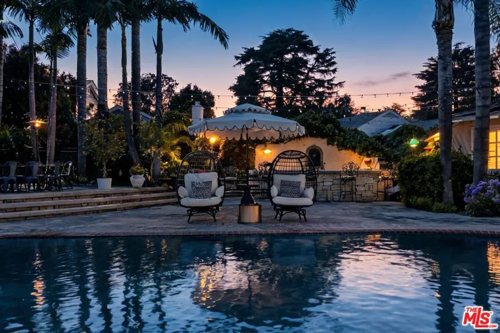 13166 Valley Vista Boulevard Studio City, CA 91604