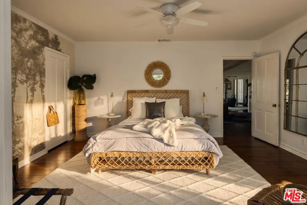 13166 Valley Vista Boulevard Studio City, CA 91604