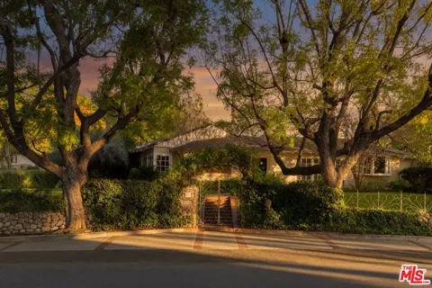 13166 Valley Vista Boulevard