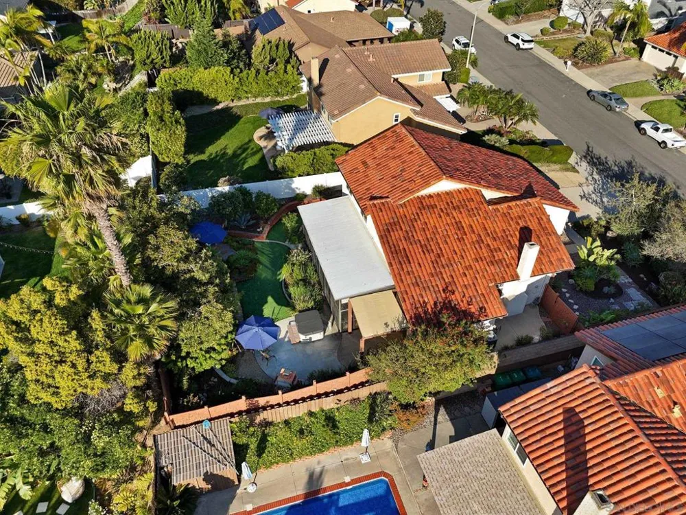 6433 La Paloma St Carlsbad, CA 92009