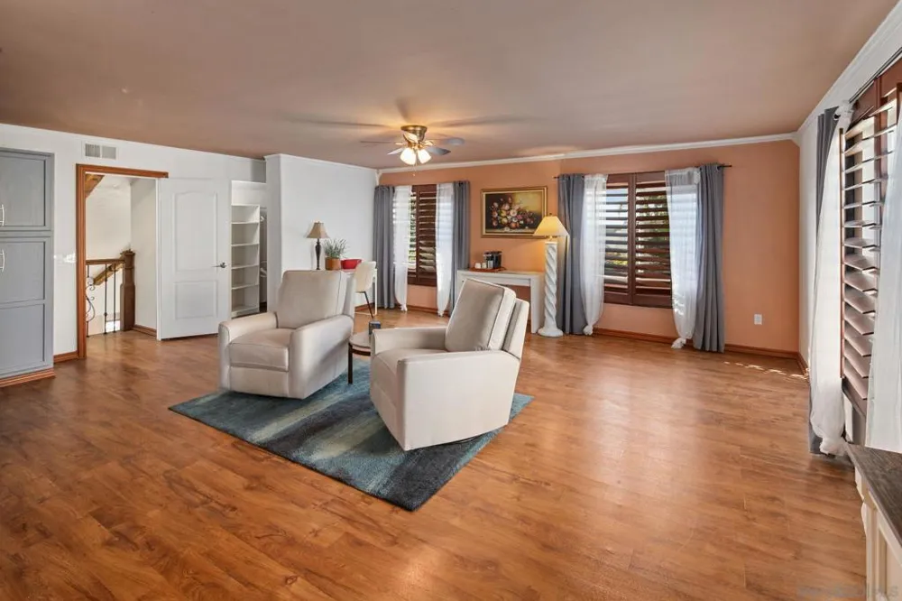 6433 La Paloma St Carlsbad, CA 92009