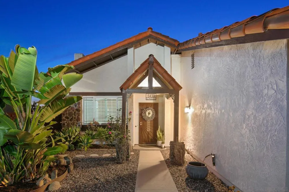 6433 La Paloma St Carlsbad, CA 92009