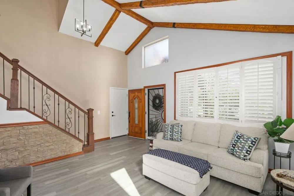 6433 La Paloma St Carlsbad, CA 92009