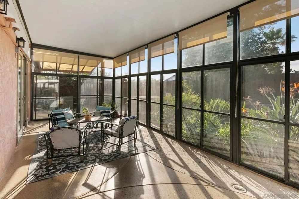 6433 La Paloma St Carlsbad, CA 92009