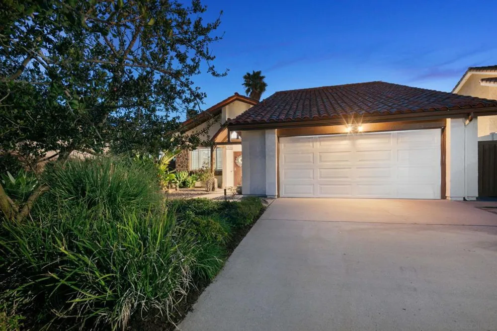 6433 La Paloma St Carlsbad, CA 92009