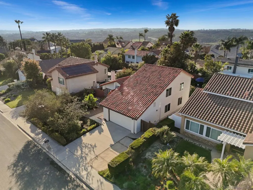 6433 La Paloma St Carlsbad, CA 92009