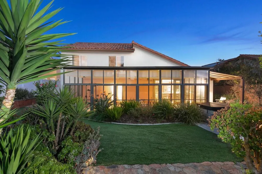 6433 La Paloma St Carlsbad, CA 92009