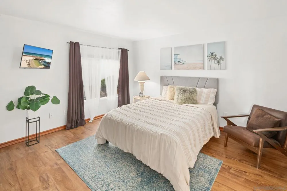 6433 La Paloma St Carlsbad, CA 92009