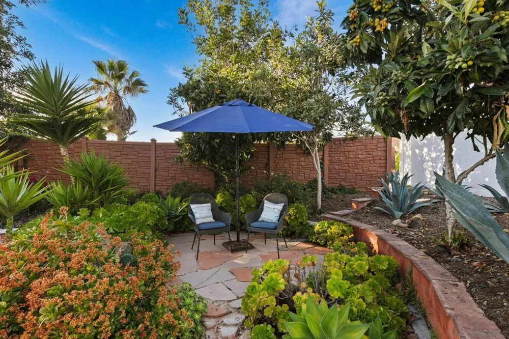 6433 La Paloma St Carlsbad, CA 92009