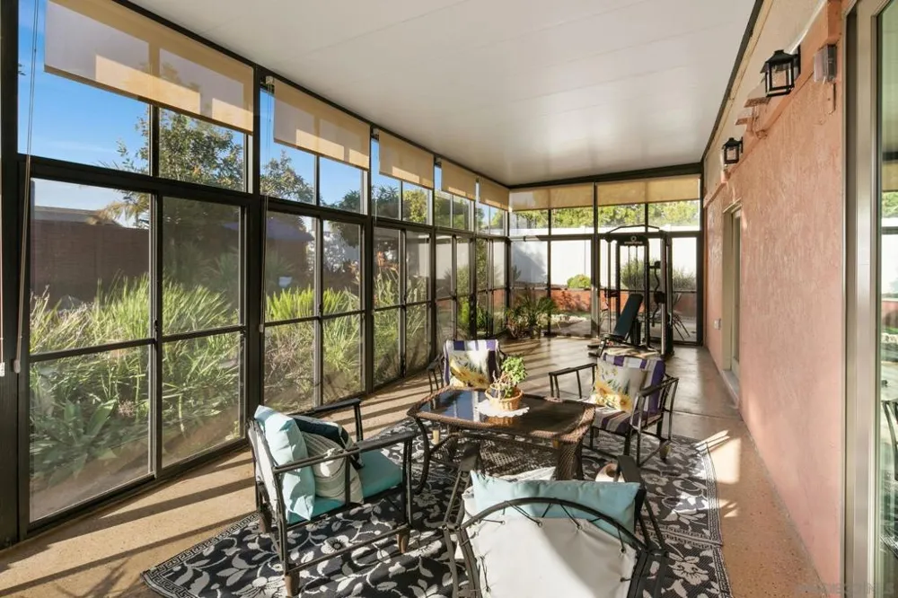 6433 La Paloma St Carlsbad, CA 92009