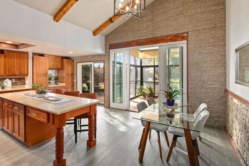 6433 La Paloma St Carlsbad, CA 92009