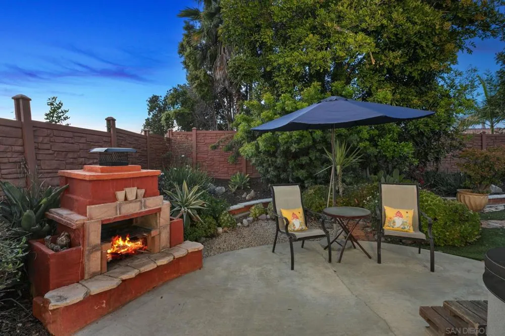 6433 La Paloma St Carlsbad, CA 92009