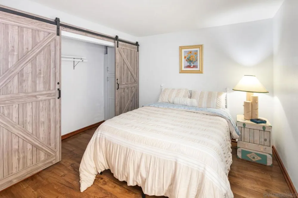 6433 La Paloma St Carlsbad, CA 92009