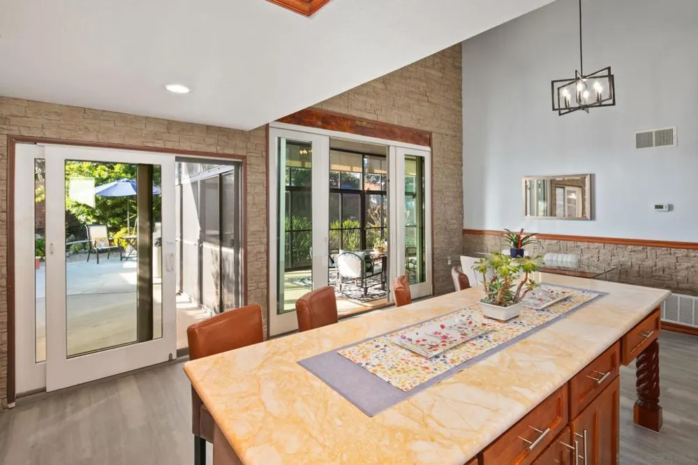6433 La Paloma St Carlsbad, CA 92009