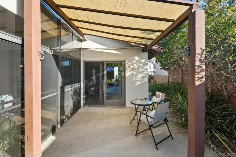 6433 La Paloma St Carlsbad, CA 92009