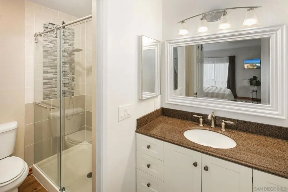 6433 La Paloma St Carlsbad, CA 92009