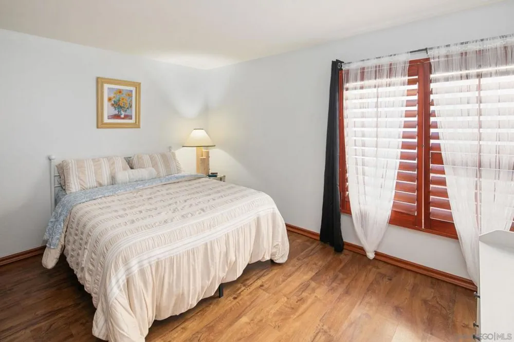 6433 La Paloma St Carlsbad, CA 92009