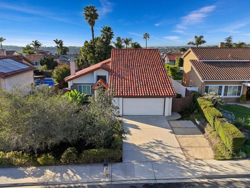 6433 La Paloma St Carlsbad, CA 92009