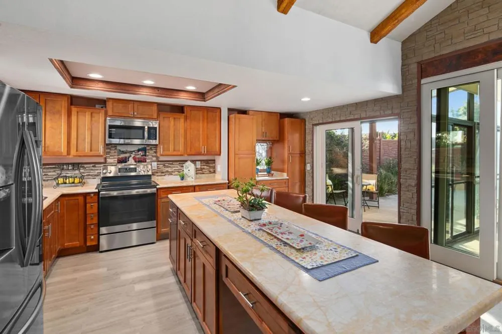 6433 La Paloma St Carlsbad, CA 92009