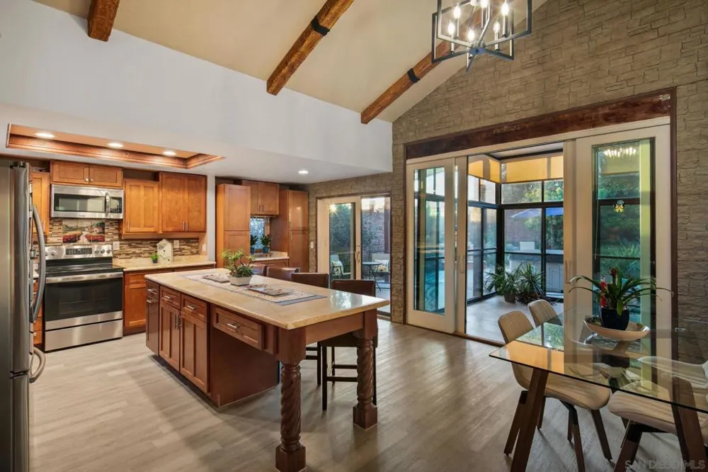 6433 La Paloma St Carlsbad, CA 92009