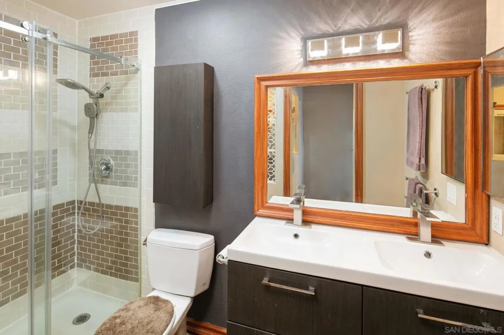 6433 La Paloma St Carlsbad, CA 92009