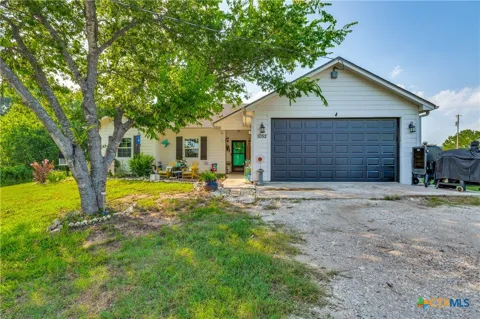 1052 Meandering Way