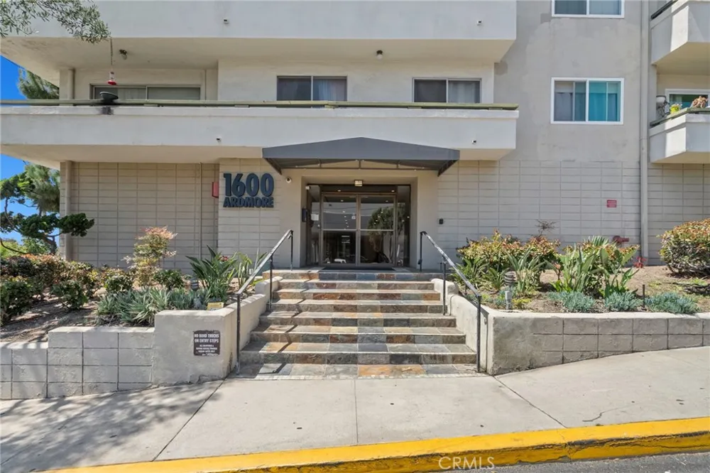 1600 Ardmore Avenue #417 Hermosa Beach, CA 90254
