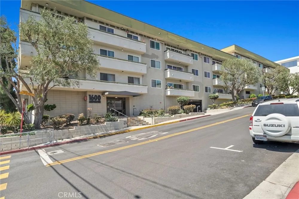 1600 Ardmore Avenue #417 Hermosa Beach, CA 90254