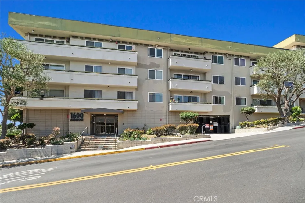 1600 Ardmore Avenue #417 Hermosa Beach, CA 90254