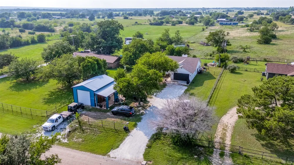 1052 Meandering Way China Spring, TX 76633