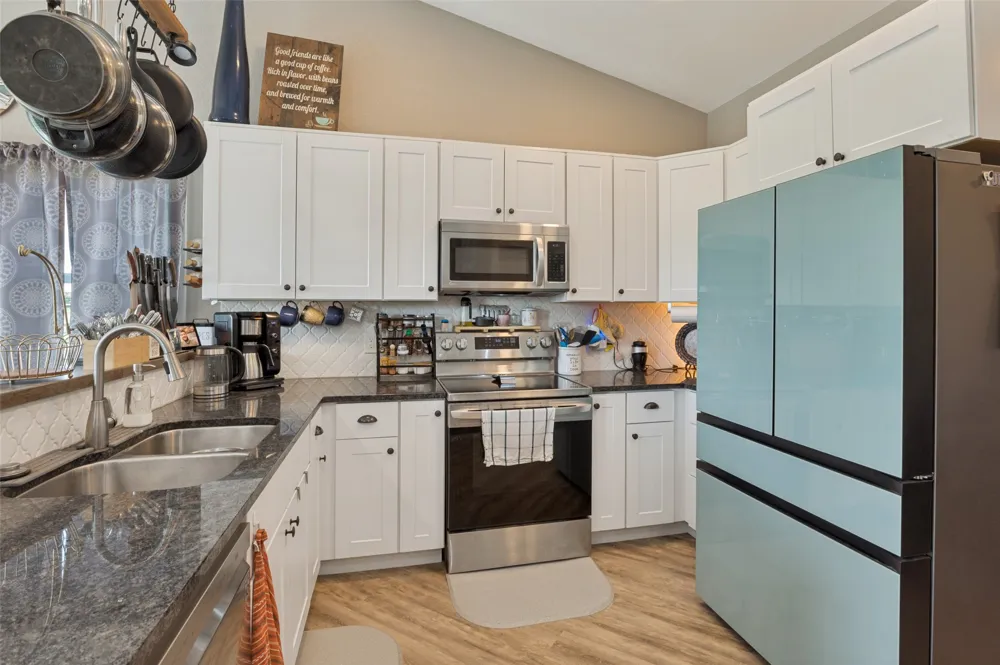 1052 Meandering Way China Spring, TX 76633
