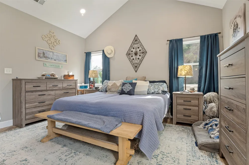 1052 Meandering Way China Spring, TX 76633