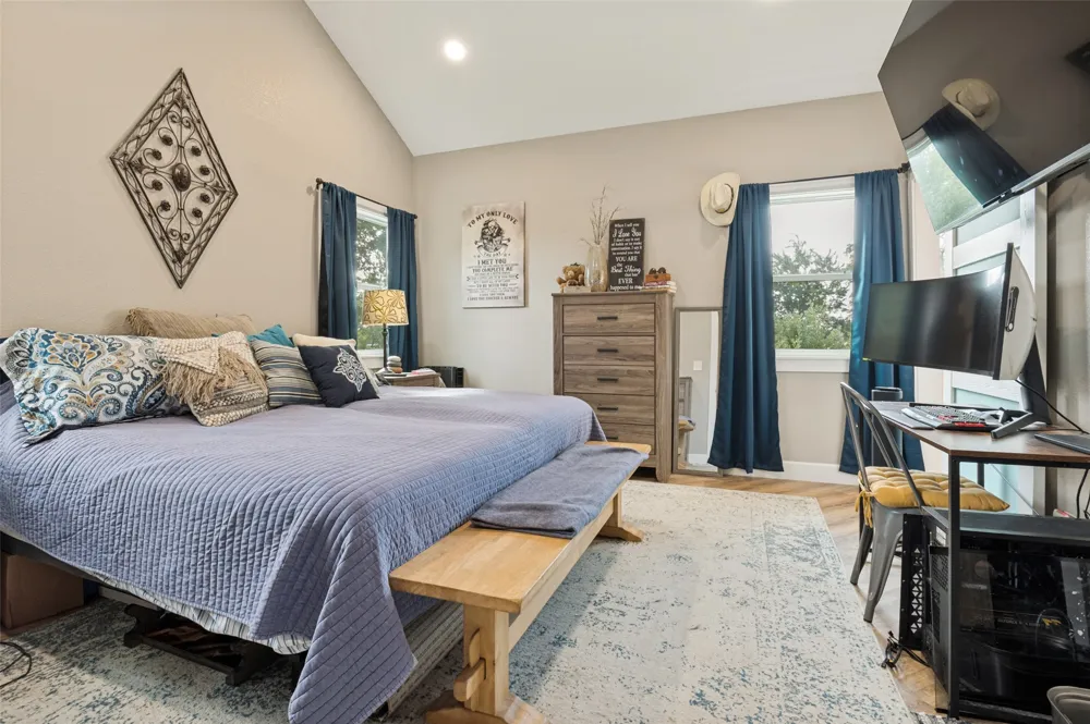 1052 Meandering Way China Spring, TX 76633