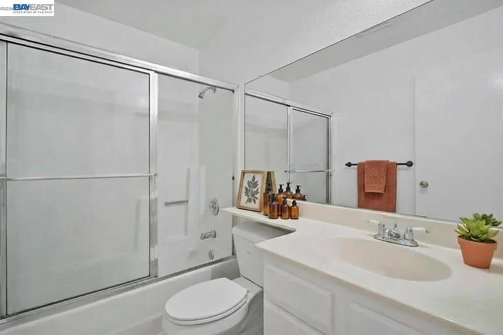 165 Aurora Plz Union City, CA 94587