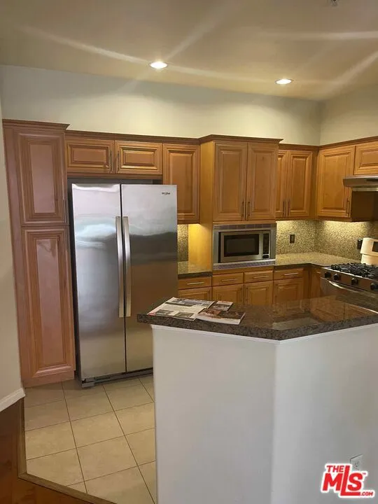 3750 Santa Rosalia Drive #410 Los Angeles, CA 90008