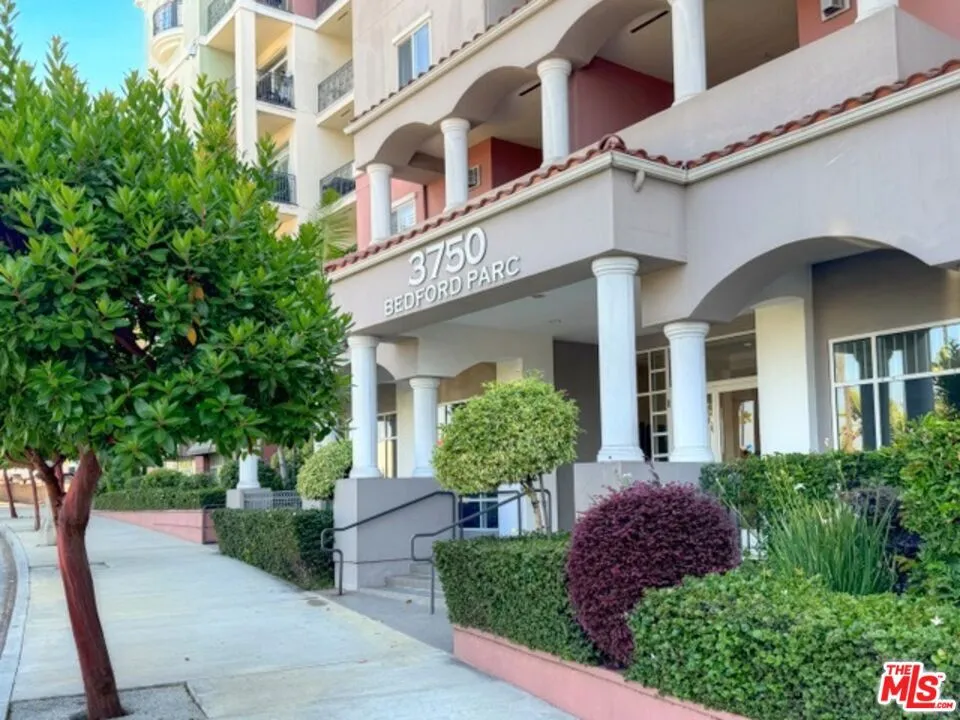 3750 Santa Rosalia Drive #410 Los Angeles, CA 90008