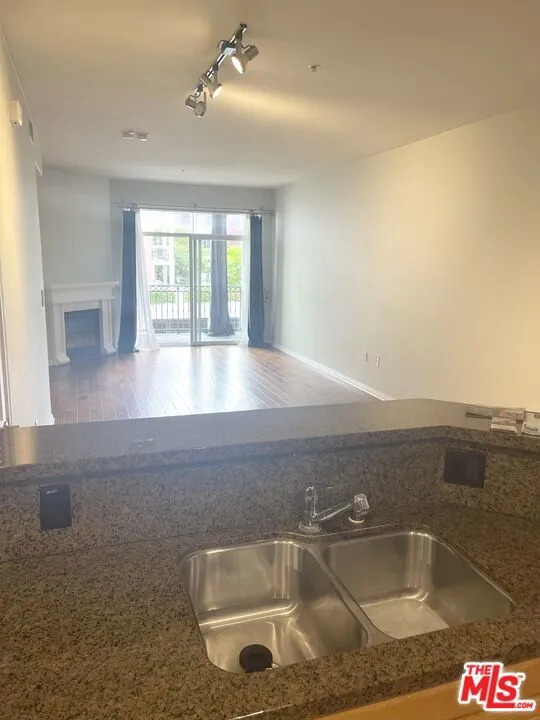 3750 Santa Rosalia Drive #410 Los Angeles, CA 90008