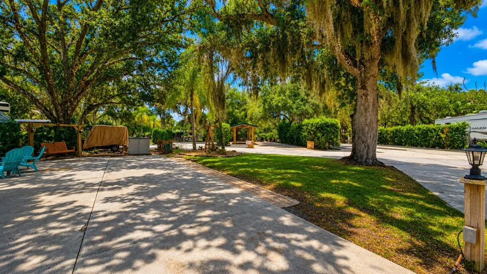 243 SADDLE LANE River Ranch, FL 33867