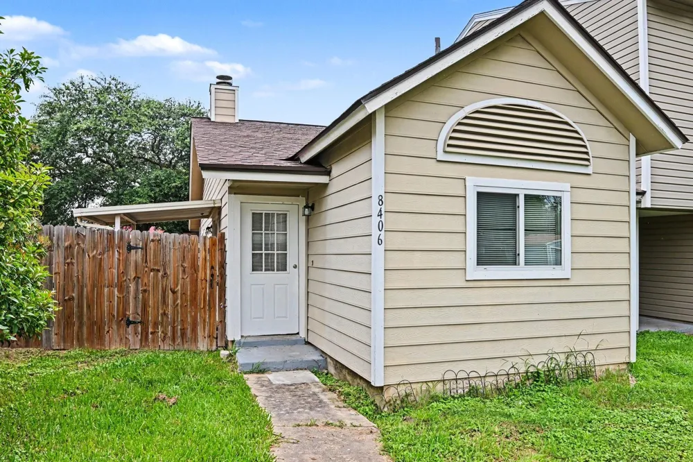 8406 Forest Ridge Drive San Antonio, TX 78239