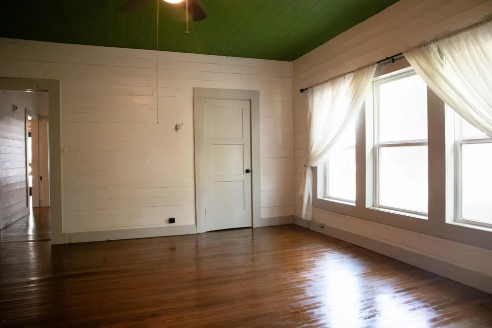617 S 5th Street Crockett, TX 75835