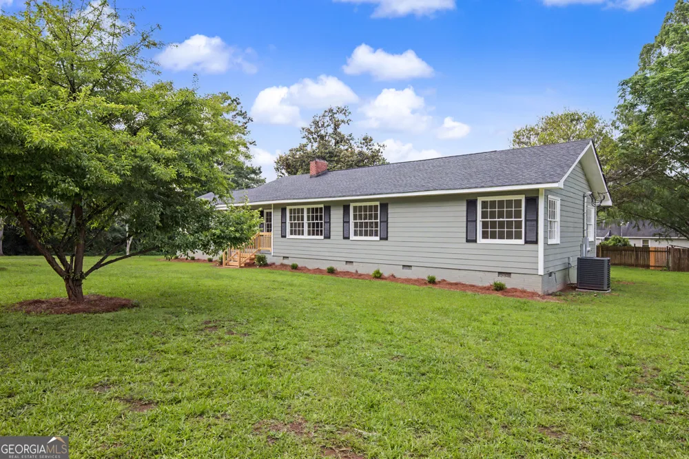 90 Cedar ST Woodbury, GA 30293