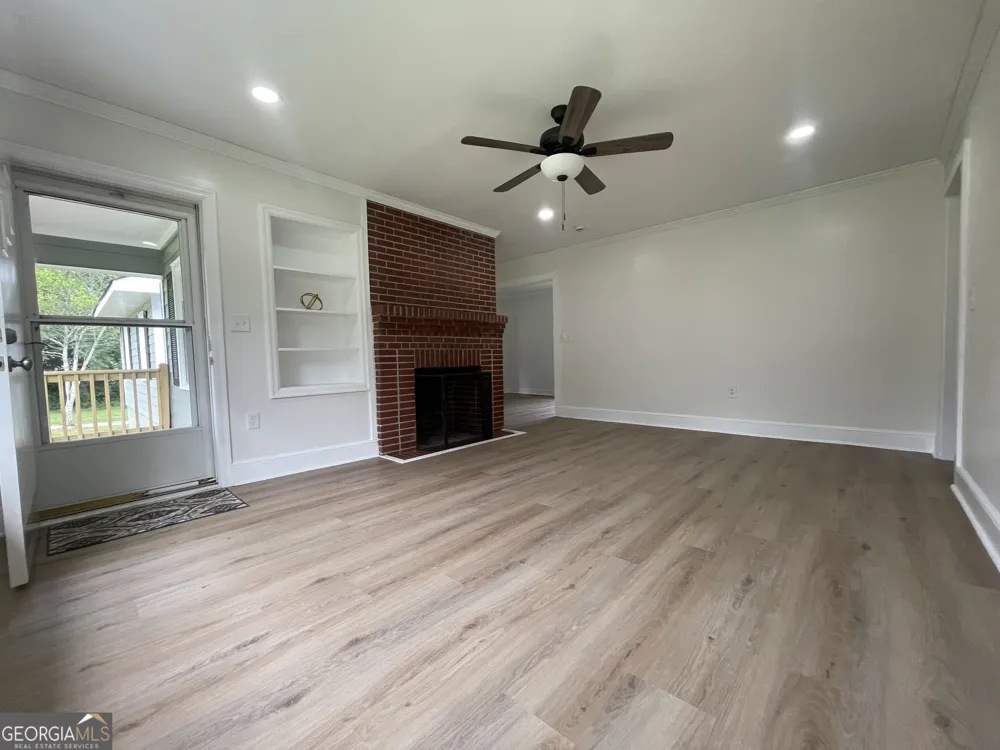 90 Cedar ST Woodbury, GA 30293
