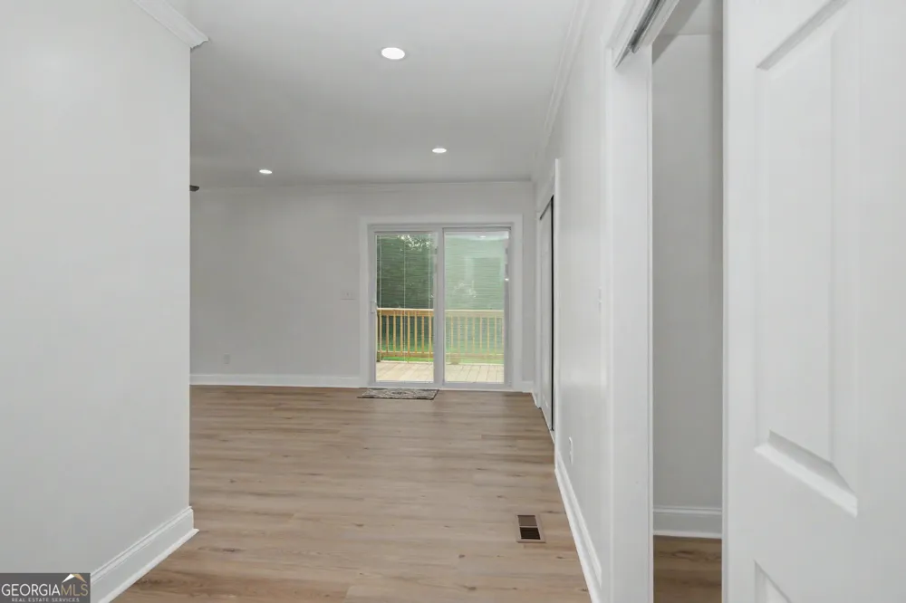 90 Cedar ST Woodbury, GA 30293