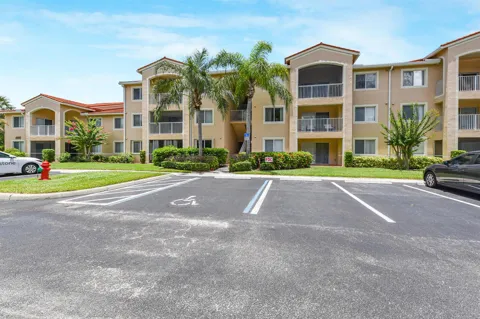 1590 S 42nd Circle #106