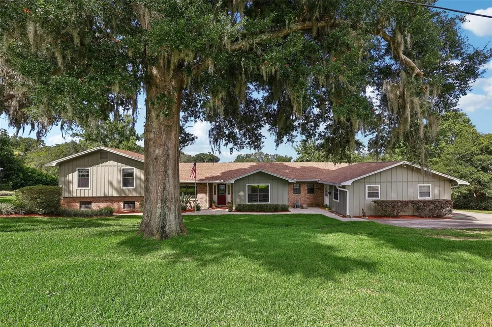 1460 GROVE STREET Eustis, FL 32726