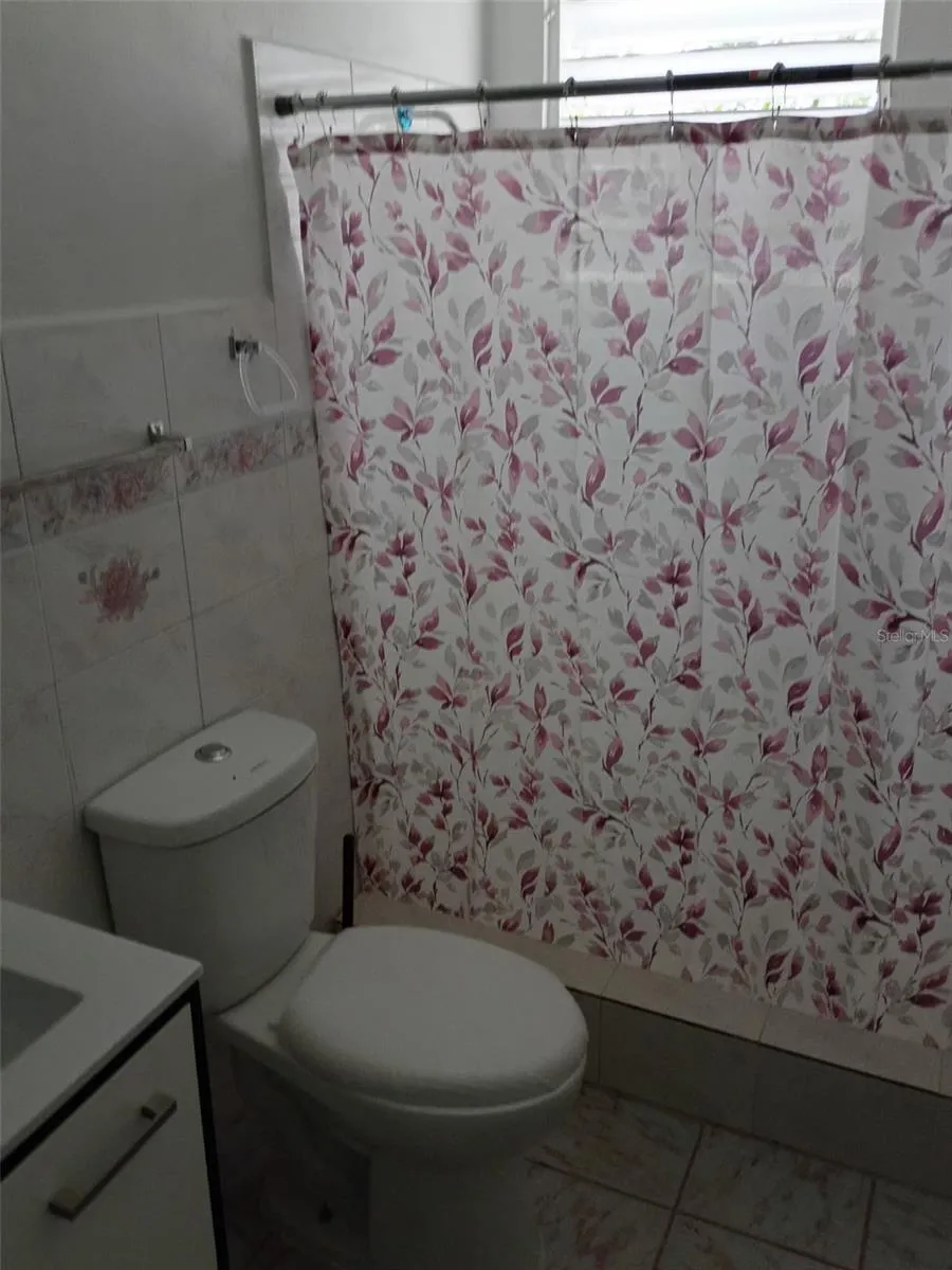 156 BO. BAYAMONCITO Aguas Buenas, PR 00703