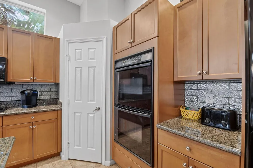 1848 Via Castello Wellington, FL 33411
