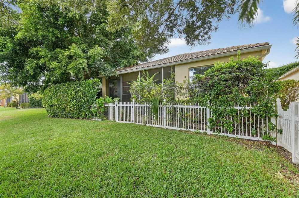 1848 Via Castello Wellington, FL 33411