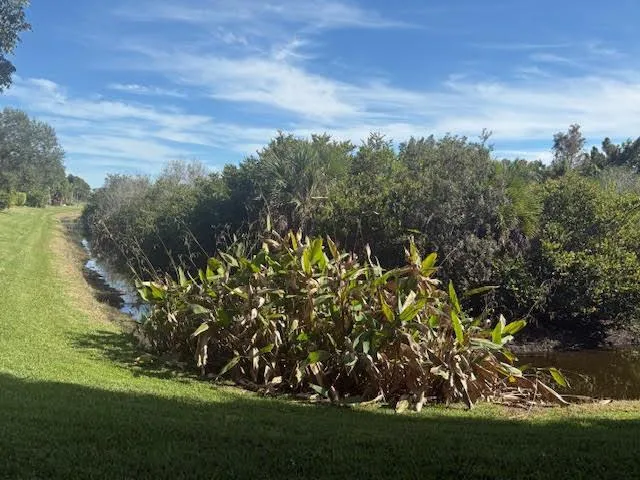 1848 Via Castello Wellington, FL 33411