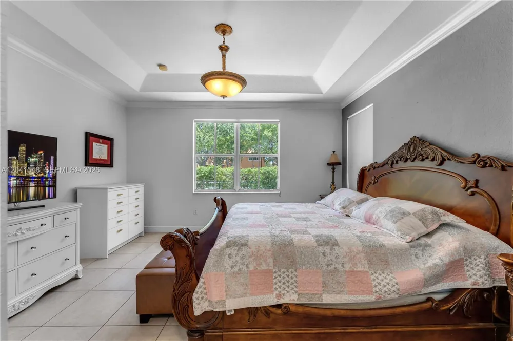 15506 SW 25th Ter Miami, FL 33185
